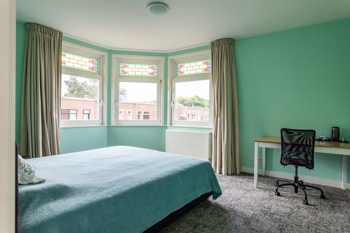 Foto 32 van Van Nijenrodestraat 60