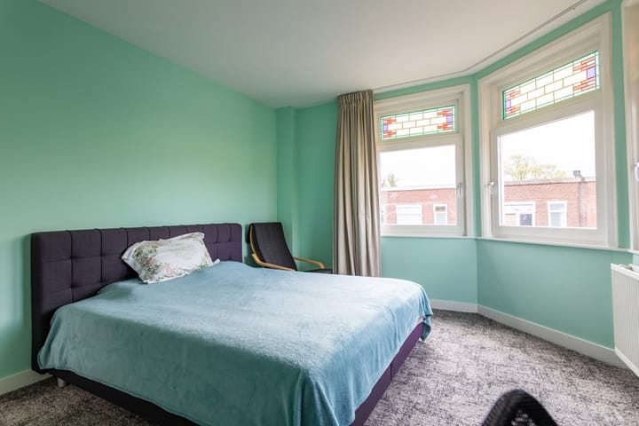 Foto 33 van Van Nijenrodestraat 60