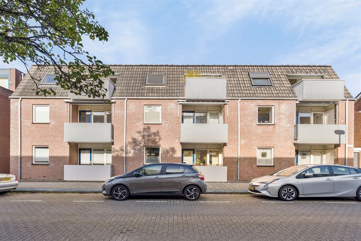 Bekijk foto 1 van Eikstraat 27