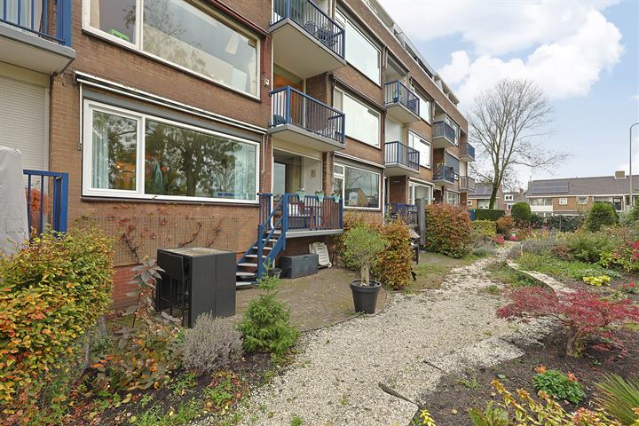 View photo 1 of Jan Ligthartstraat 205