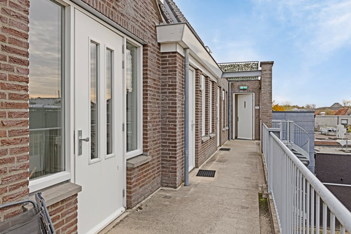 Bekijk foto 4 van Mgr.Bekkersstraat 123