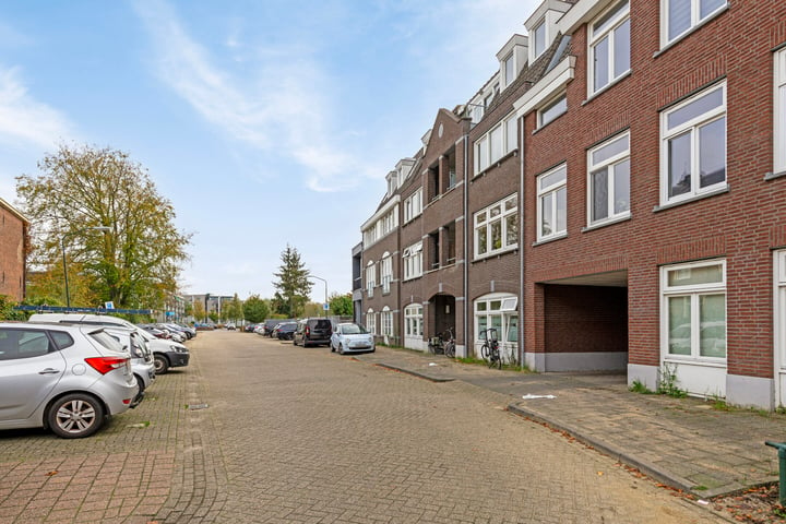 Bekijk foto 20 van Mgr.Bekkersstraat 123