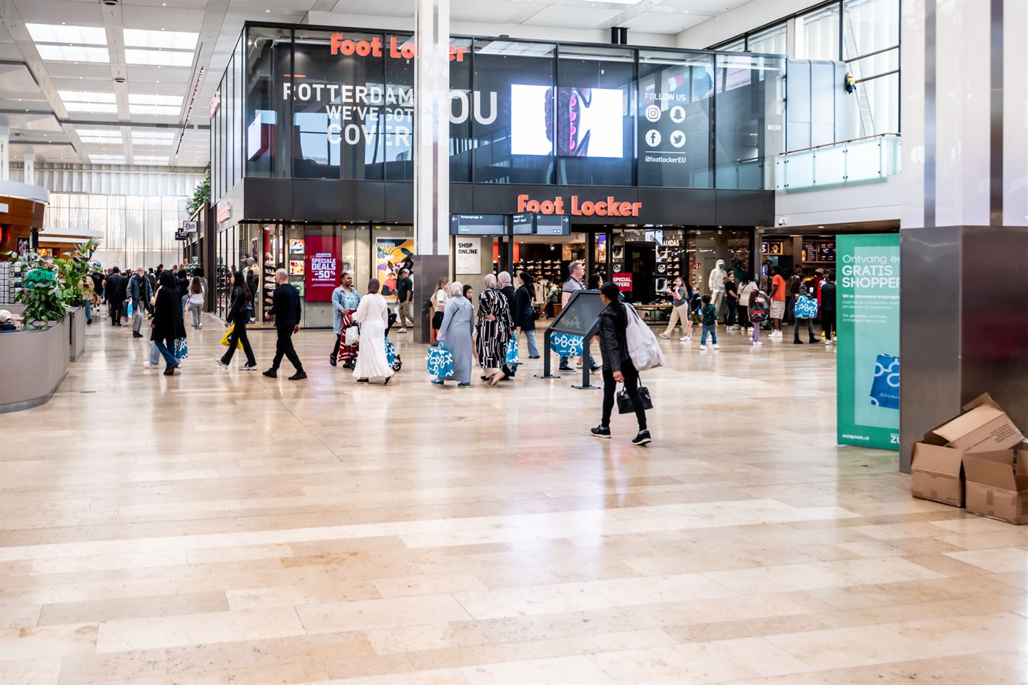 Bekijk foto 3 van Zuidplein Hoog 831