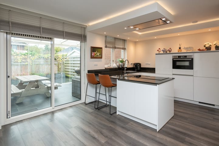 Foto 16 van Van der Meulenstraat 40