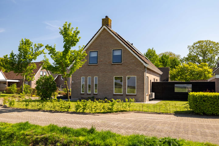 View photo 68 of Schoolstraat 1