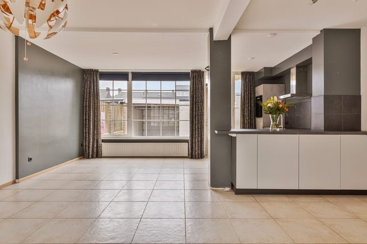 Foto 11 van Witte de Withstraat 49