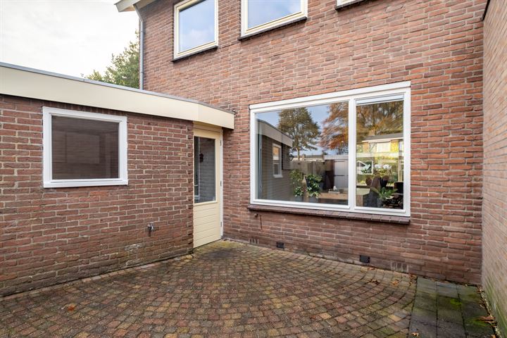 Bekijk foto 38 van Van Helsdingenstraat 19