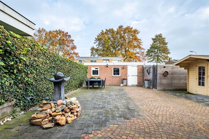 Bekijk foto 39 van Van Helsdingenstraat 19