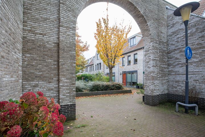 Bekijk foto 36 van Koolwitjestraat 80