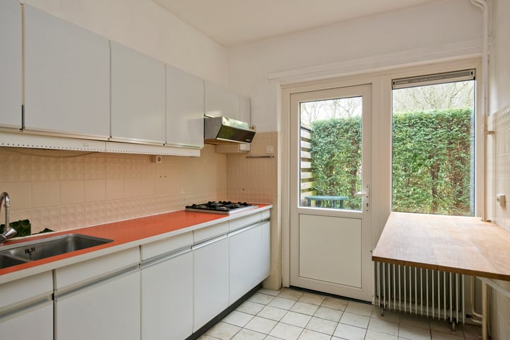 Bekijk foto 3 van Professor Hoogveldstraat 40