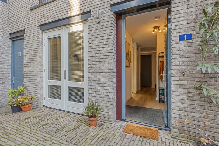 Photo 8 of Halvegas 1