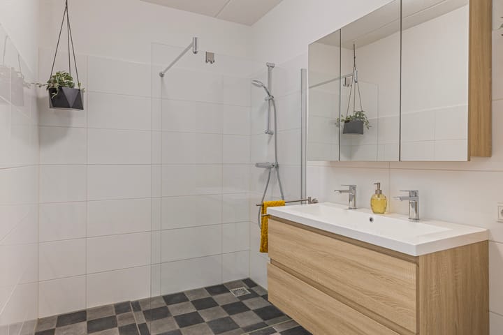 Photo 30 of Halvegas 1