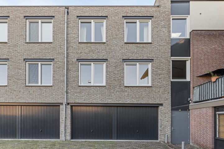 Photo 41 of Halvegas 1