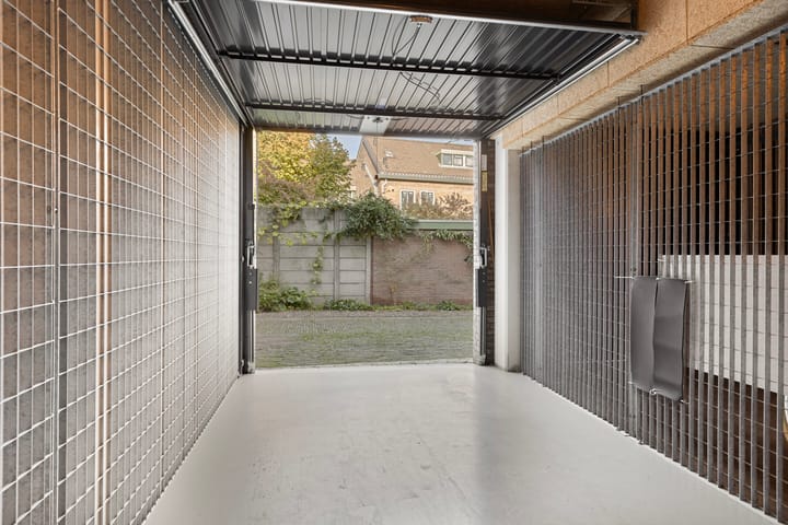 Photo 43 of Halvegas 1