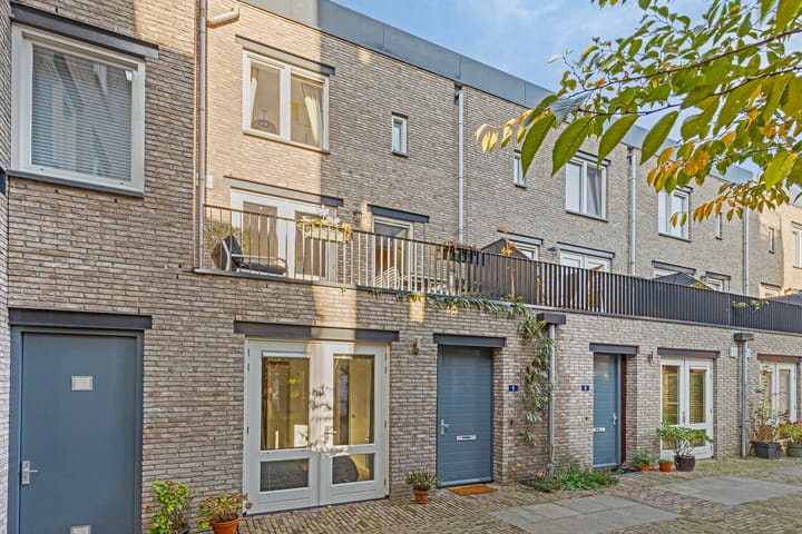 Photo 1 of Halvegas 1