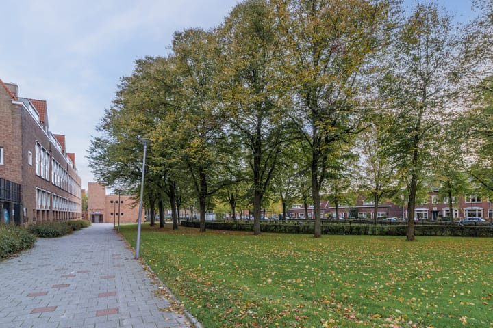 Foto 44 van Hellevoetstraat 3