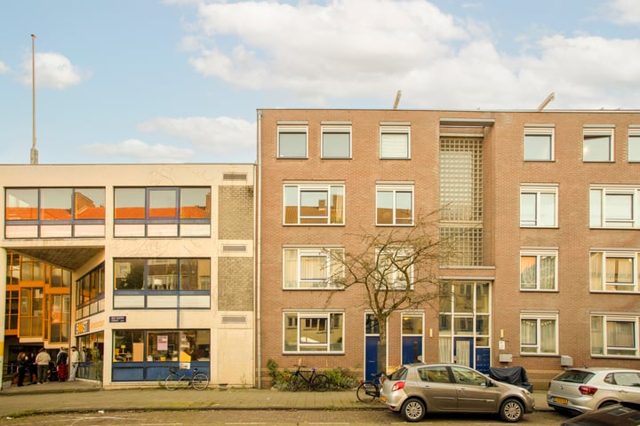 Bekijk foto 29 van Ben Viljoenstraat 8