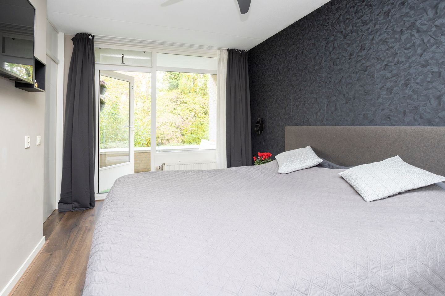 Foto 19 van Burgemeester Hendrixstraat 99