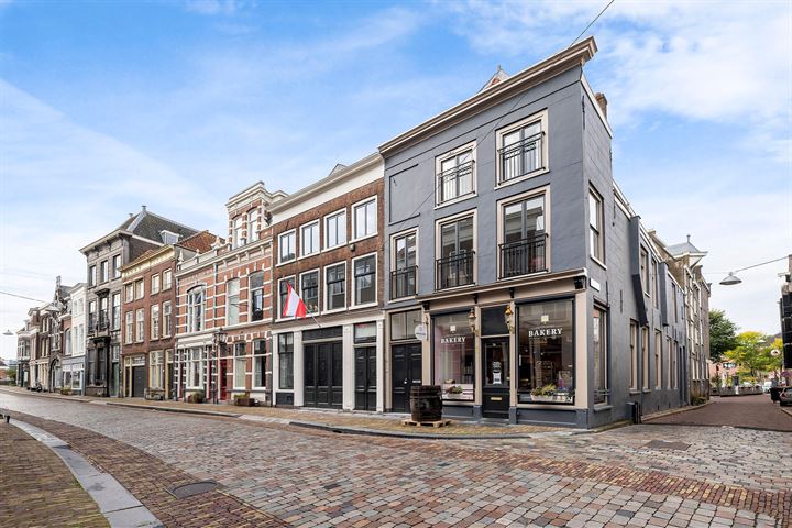 View photo 2 of Prinsenstraat 49