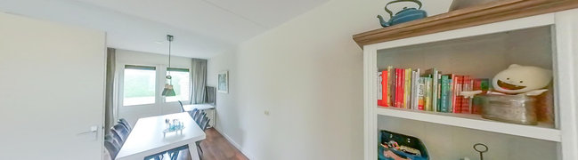 View 360° photo of Woonkamer of Berg en Bos 32