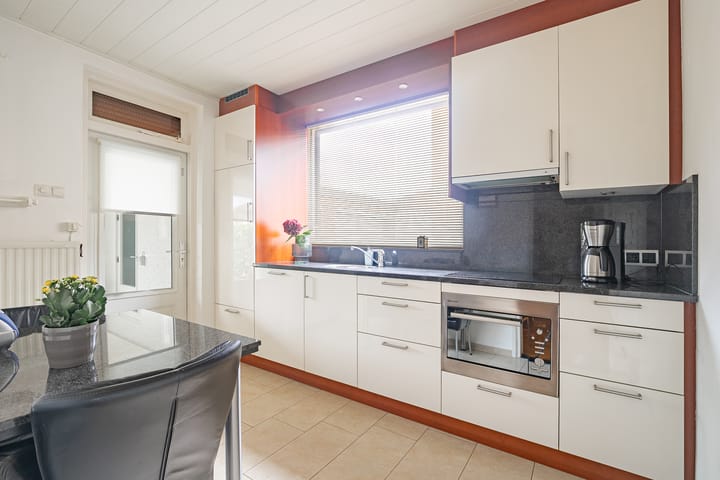 Foto 7 van Dross Roststraat 41