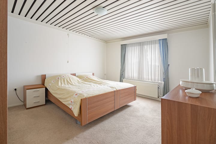 Foto 12 van Dross Roststraat 41