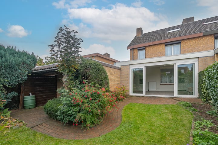 Foto 16 van Dross Roststraat 41