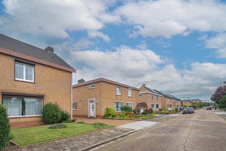 Foto 19 van Dross Roststraat 41