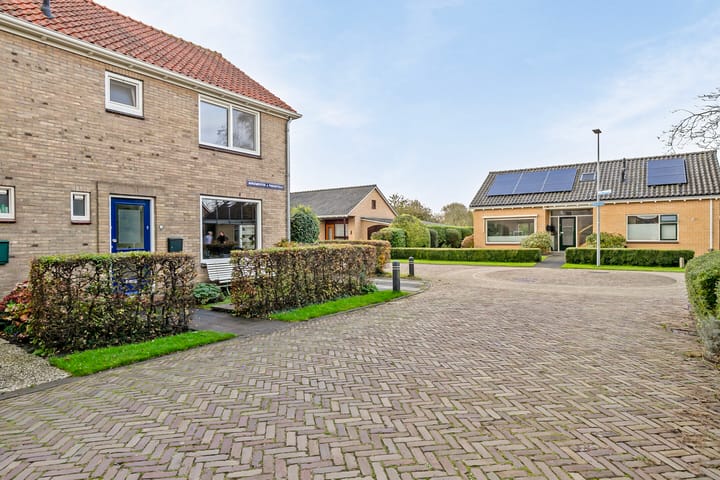 Foto 2 van Burg. J. Poschstraat 10