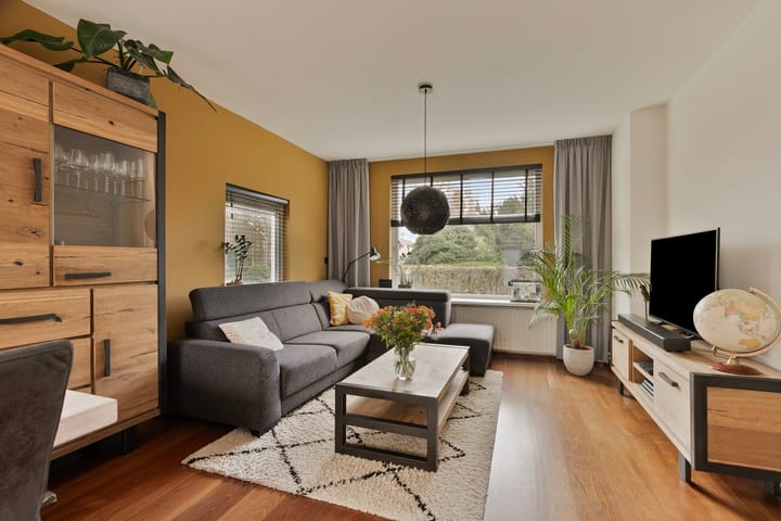 Foto 7 van Burg. J. Poschstraat 10