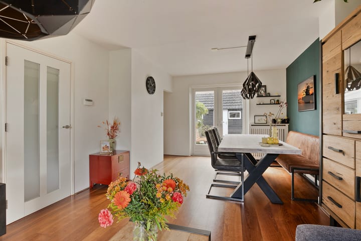 Foto 12 van Burg. J. Poschstraat 10