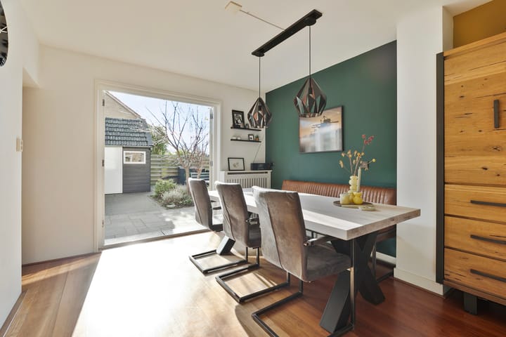 Foto 13 van Burg. J. Poschstraat 10