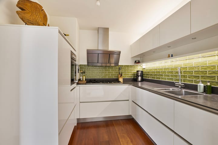 Foto 15 van Burg. J. Poschstraat 10