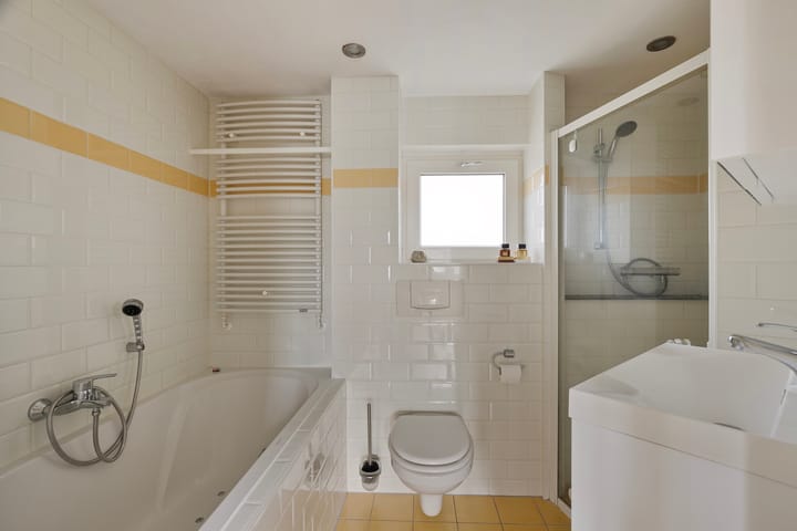 Foto 29 van Burg. J. Poschstraat 10