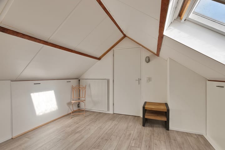 Foto 42 van Burg. J. Poschstraat 10