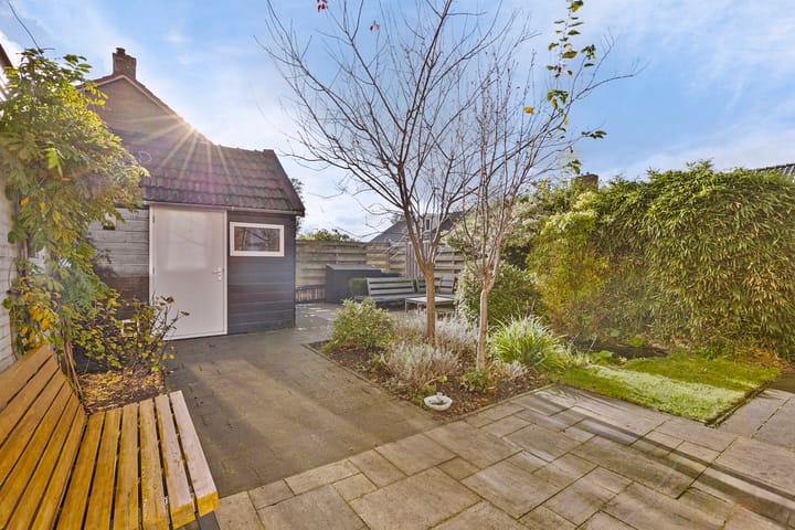 Foto 45 van Burg. J. Poschstraat 10