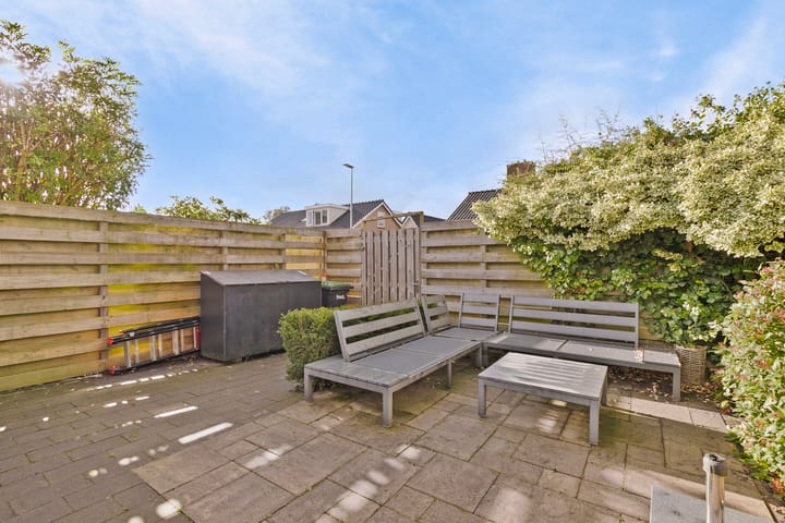 Foto 46 van Burg. J. Poschstraat 10