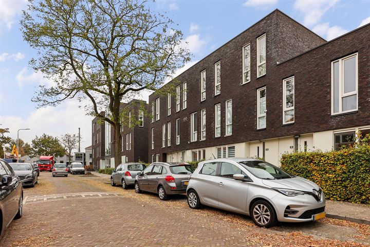 Bekijk foto 32 van Waalstraat 31