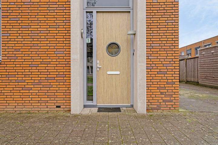 View photo 31 of Joep Naninckstraat 1