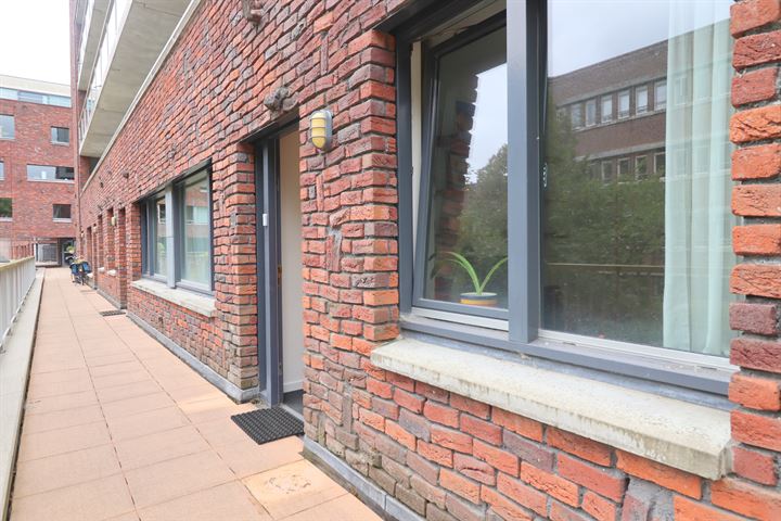 View photo 2 of Jacob Westerbaenstraat 56