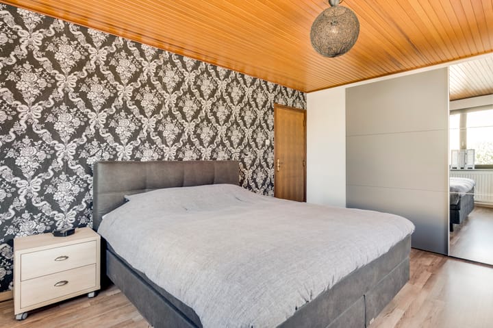 Foto 24 van Monseigneur Nolensstraat 6