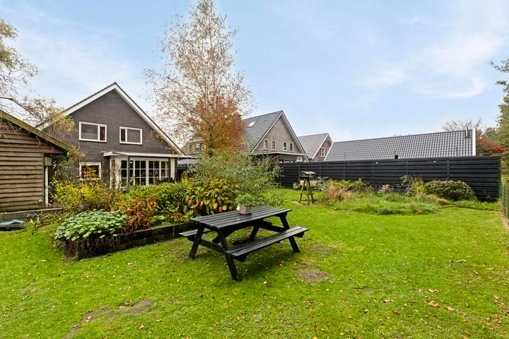 Photo 51 of Titelroas 15