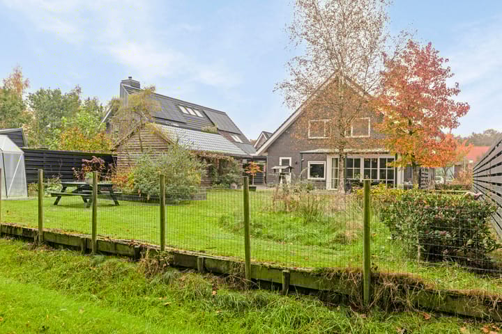 Photo 53 of Titelroas 15