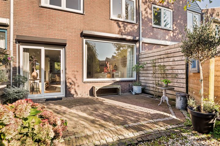 View photo 37 of Griegstraat 41