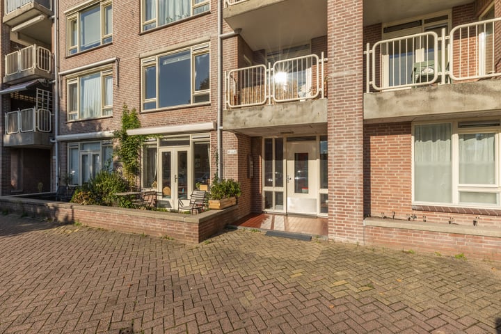 Bekijk foto 40 van Ernst Cahnsingel 42