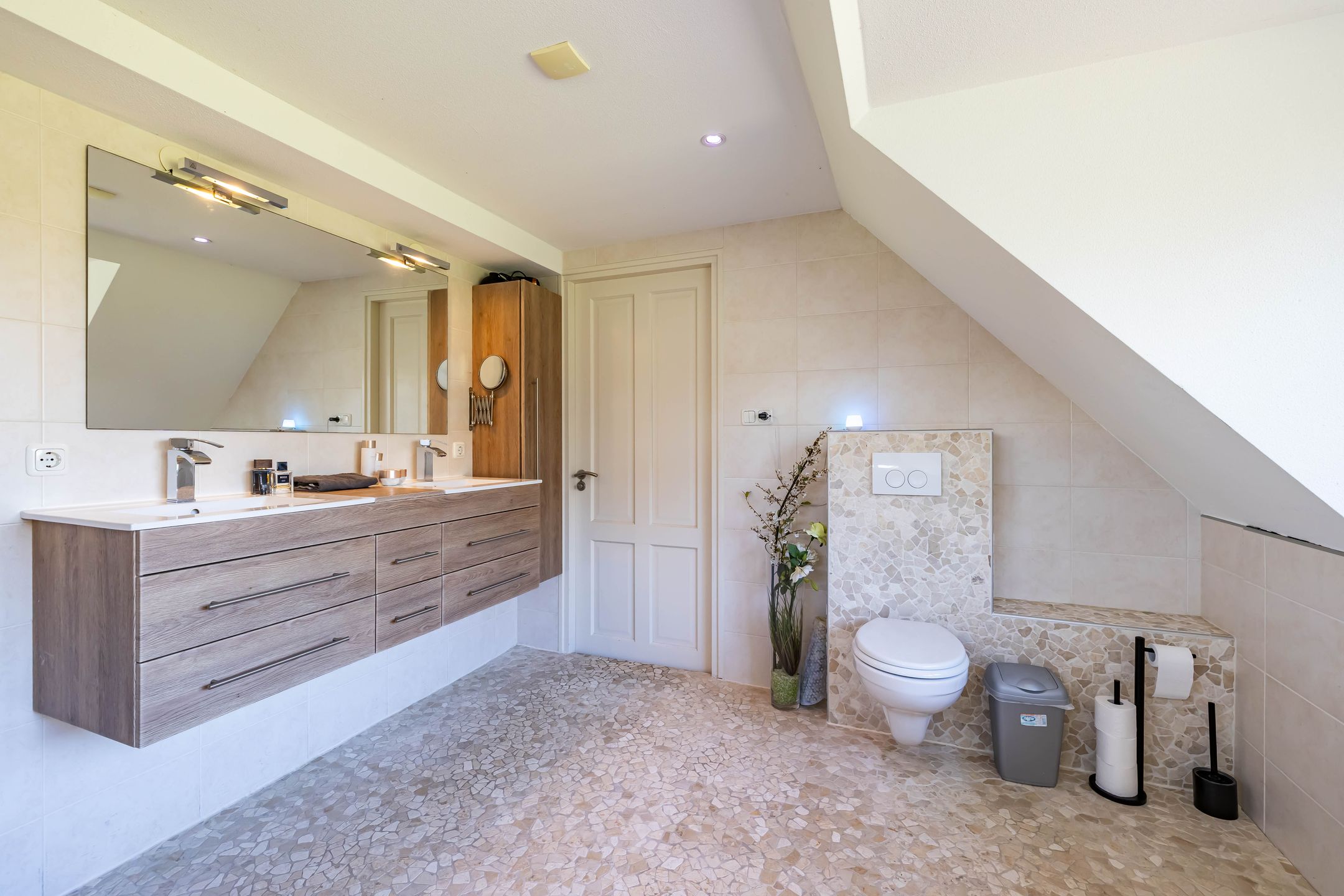 Foto 42 van Vriezerweg 6-A