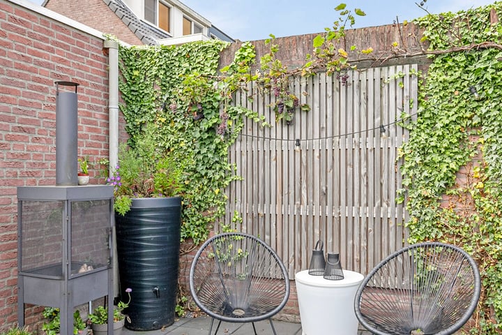 Bekijk foto 49 van van Rummenstraat 25