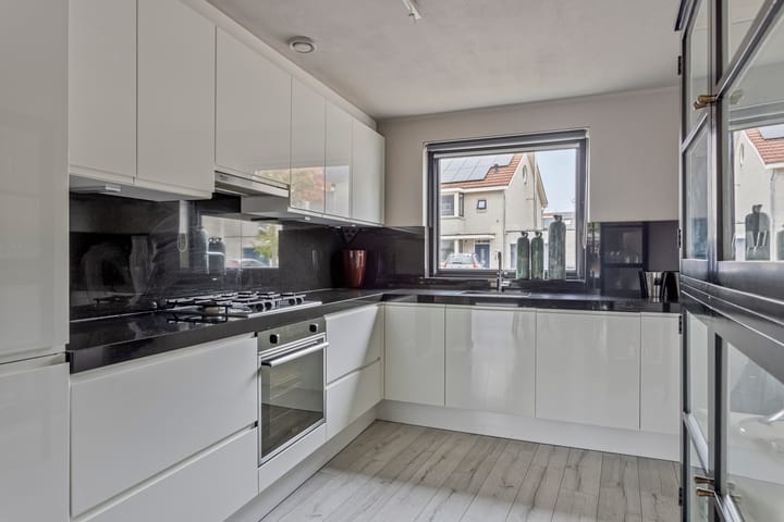 Foto 3 van Robert de Vriesstraat 48