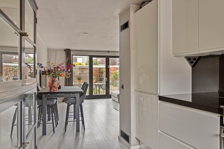 Foto 16 van Robert de Vriesstraat 48