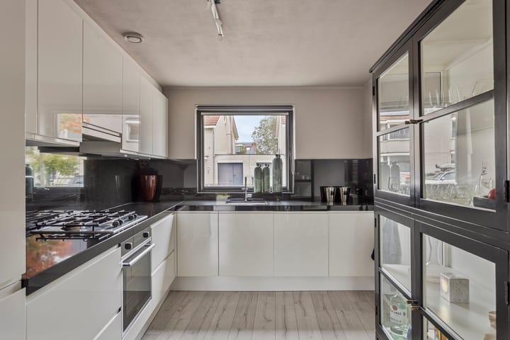 Foto 18 van Robert de Vriesstraat 48